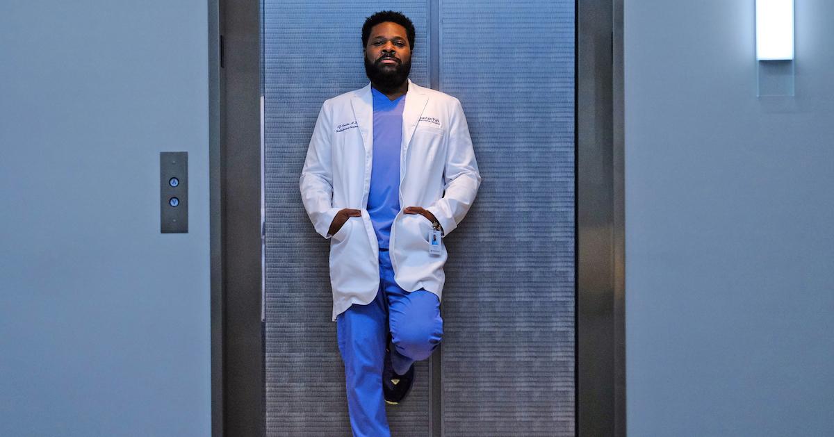 does malcolm jamal warner leave the resident