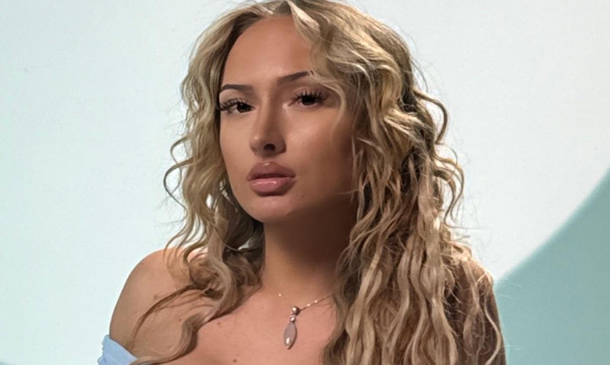 Ariana Nicole Builds Content Empire After Agencies Labeled Her ‘Too Big to Model’