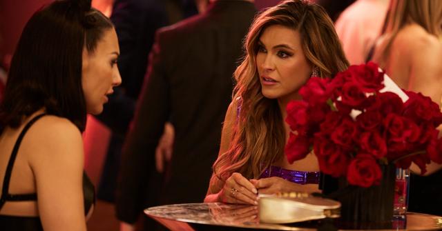 amanza and chrishell apologizing to each other during the season 7 finale