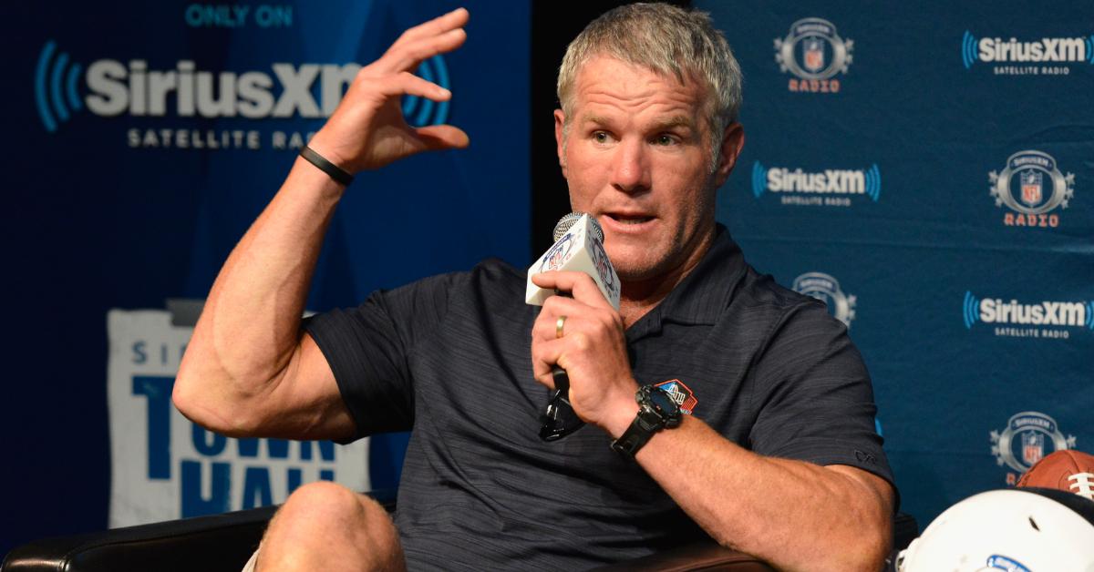 What are Brett Favre's and Aaron Rodgers' net worth in 2022?