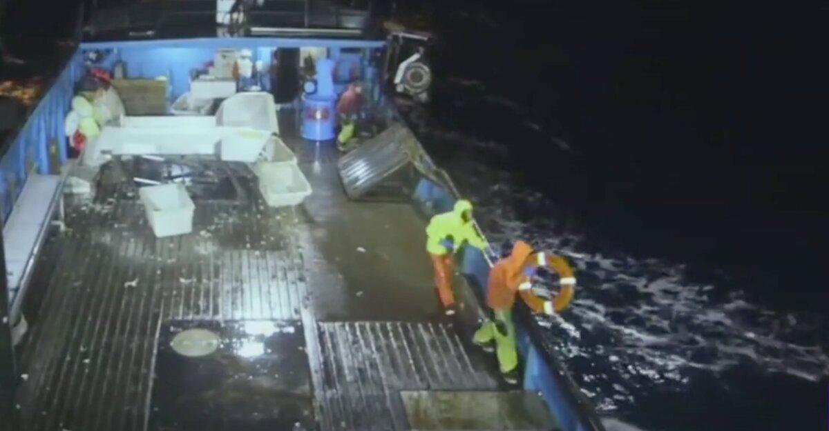 deadliest catch overboard death