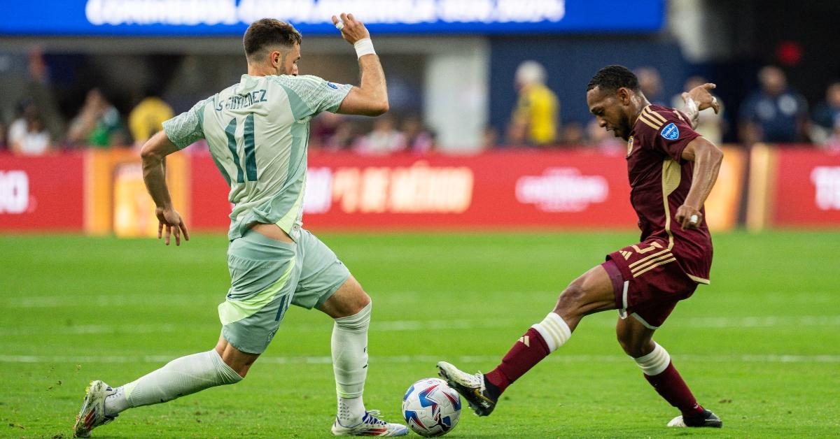 Mexico and Venezuela face off on the soccer pitch