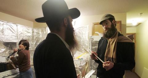 Why Do The Orthodox Cover The Kitchen In Foil Hasidic Culture Facts