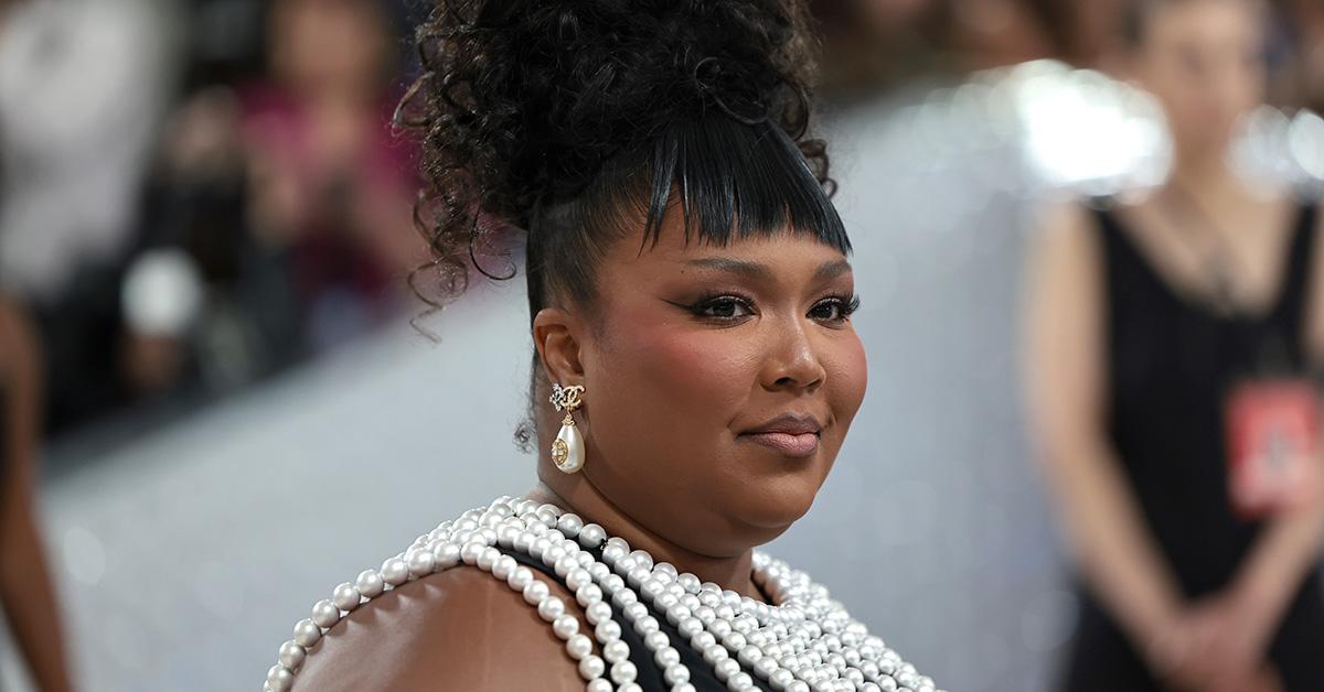 Lizzo at the 2023 Met Gala in pearls. 