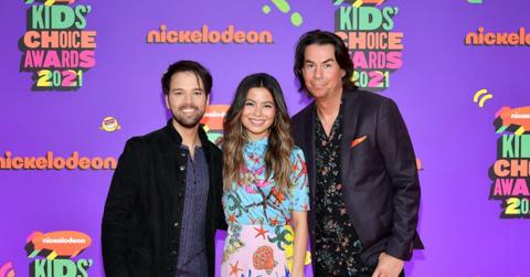 Cast members of iCarly reboot at 2021 Nickelodeon Kids' Choice Awards.