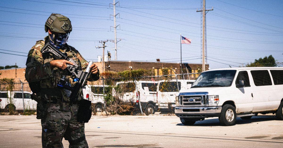 An ICE agent in Chicago in Sept. 2025. 