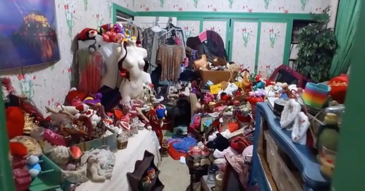 A cluttered room featured on 'Hoarders'.