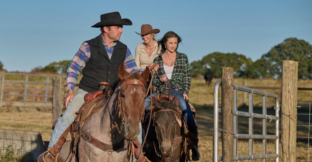 Hunter with DeVonne and Stephanie in 'Farmer Wants a Wife'
