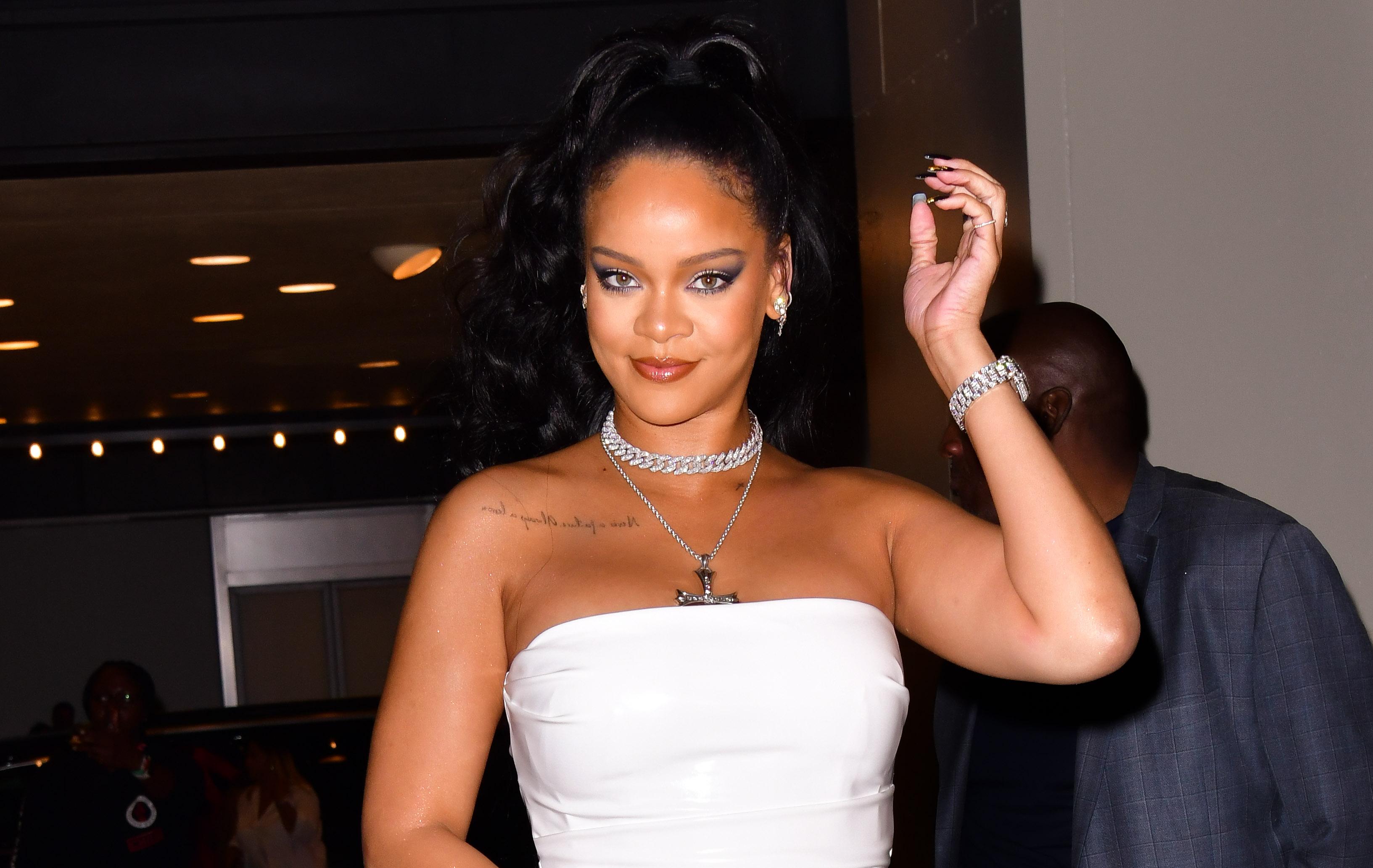 Fenty Beauty: How make-up helped Rihanna become a billionaire