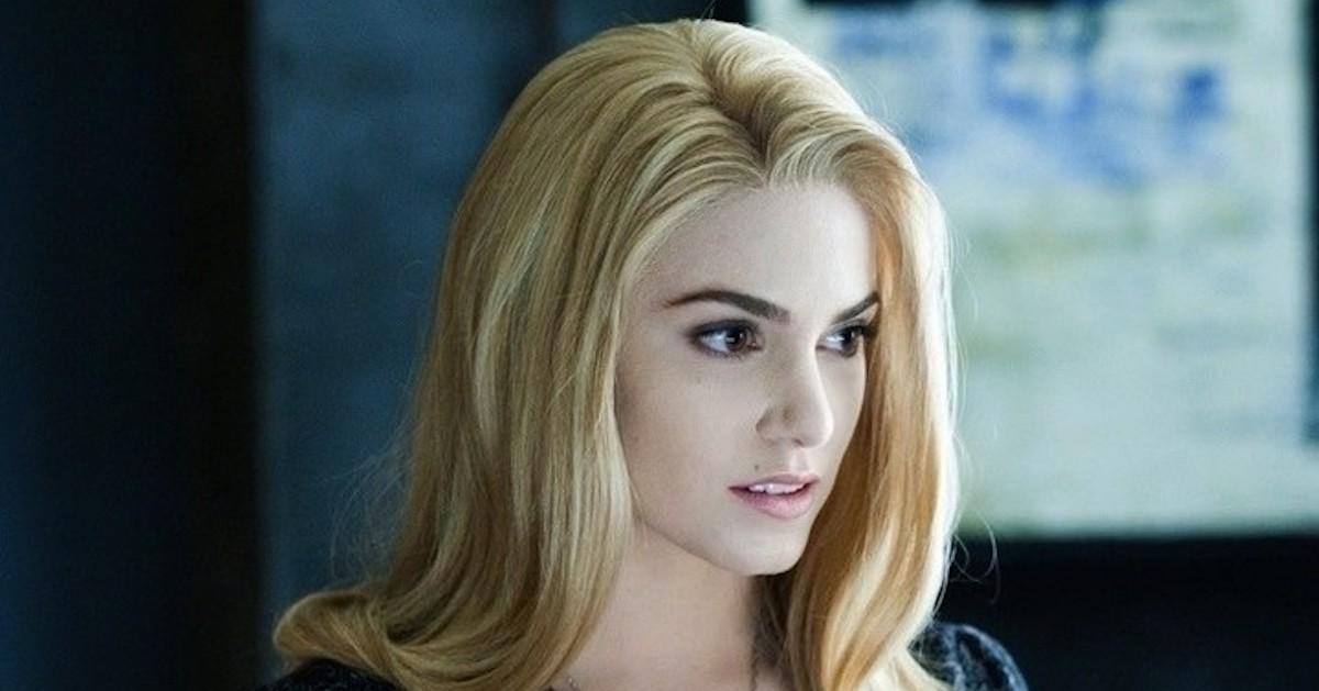 Why Do Jasper and Rosalie Have Hale as a Last Name in the 'Twilight' Series?