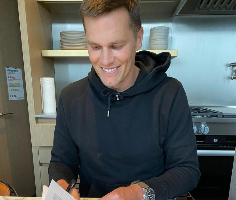 Why Does Tom Brady Not Eat Tomatoes? His Wacky Diet, Explained