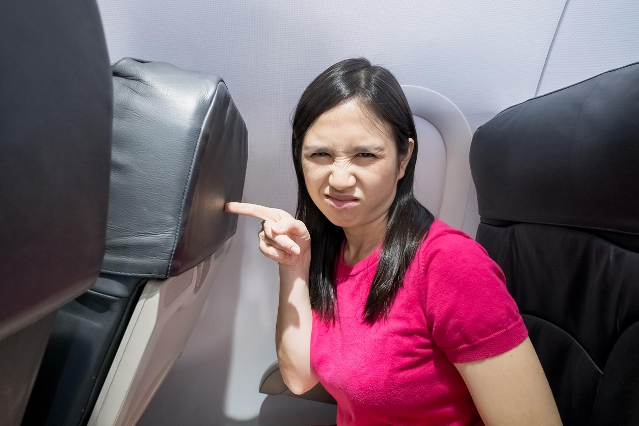 Mom Demands Man Stop Watching Game of Thrones on Plane Because