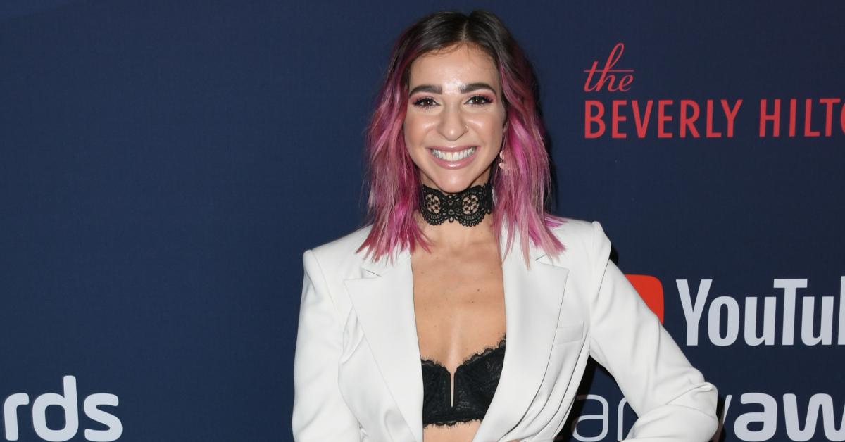 Gabbie Hanna's New Blonde Hair - wide 5