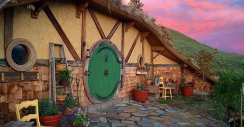 hobbit airbnb