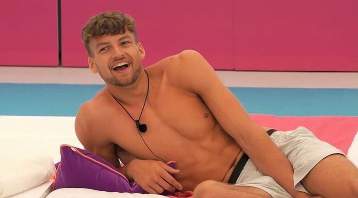 Hugo Love Island Disability Dating Show Contestant Has Club Foot