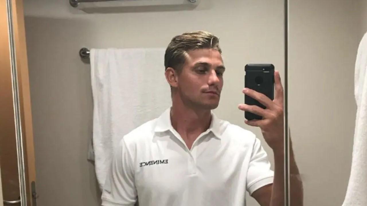 Adam Lukasiewicz taking a mirror selfie.