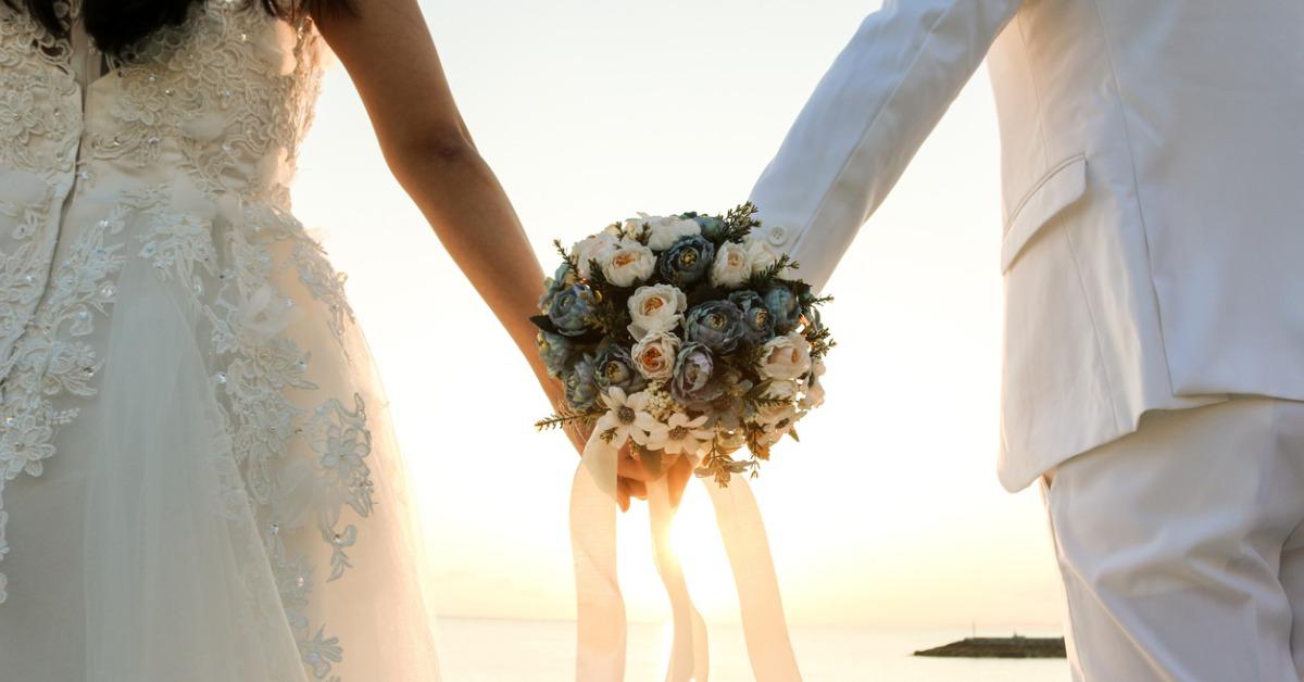 bouquet at the beach picture id