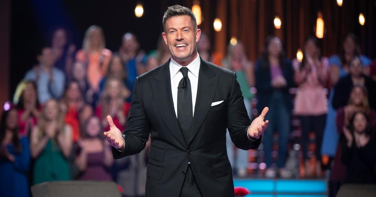 Jesse Palmer on-stage at The Bachelor's After the Final Rose special