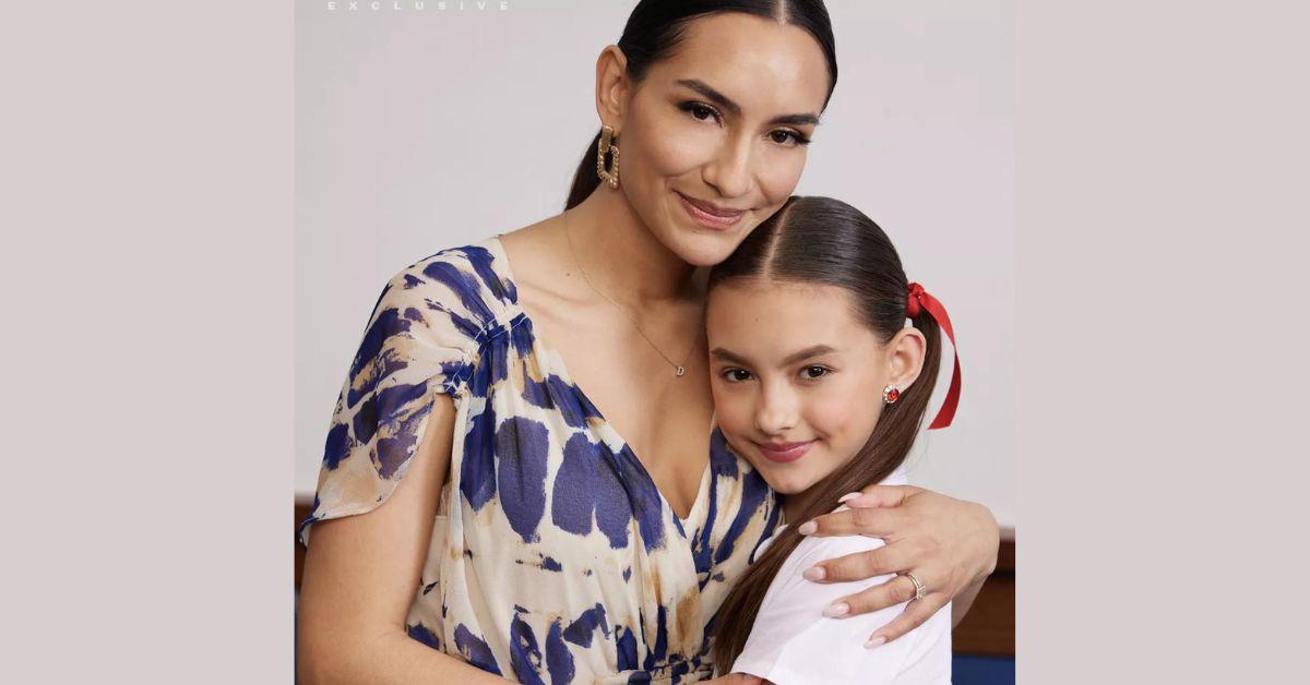 Domenica holds daughter Isabella 'Smiley' for 'Dance Moms: A New Era' promo photo