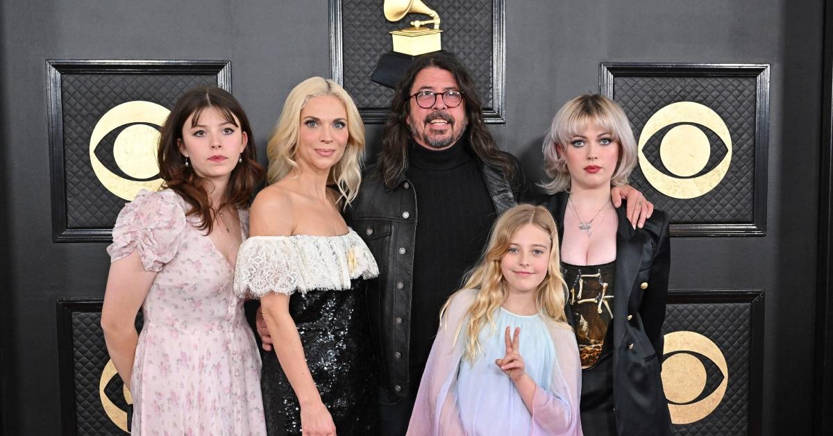 (l-r): Violet Grohl, Ophelia Grohl, Dave Grohl, Jordyn Blum, Harper Grohl at the 2023 Grammys