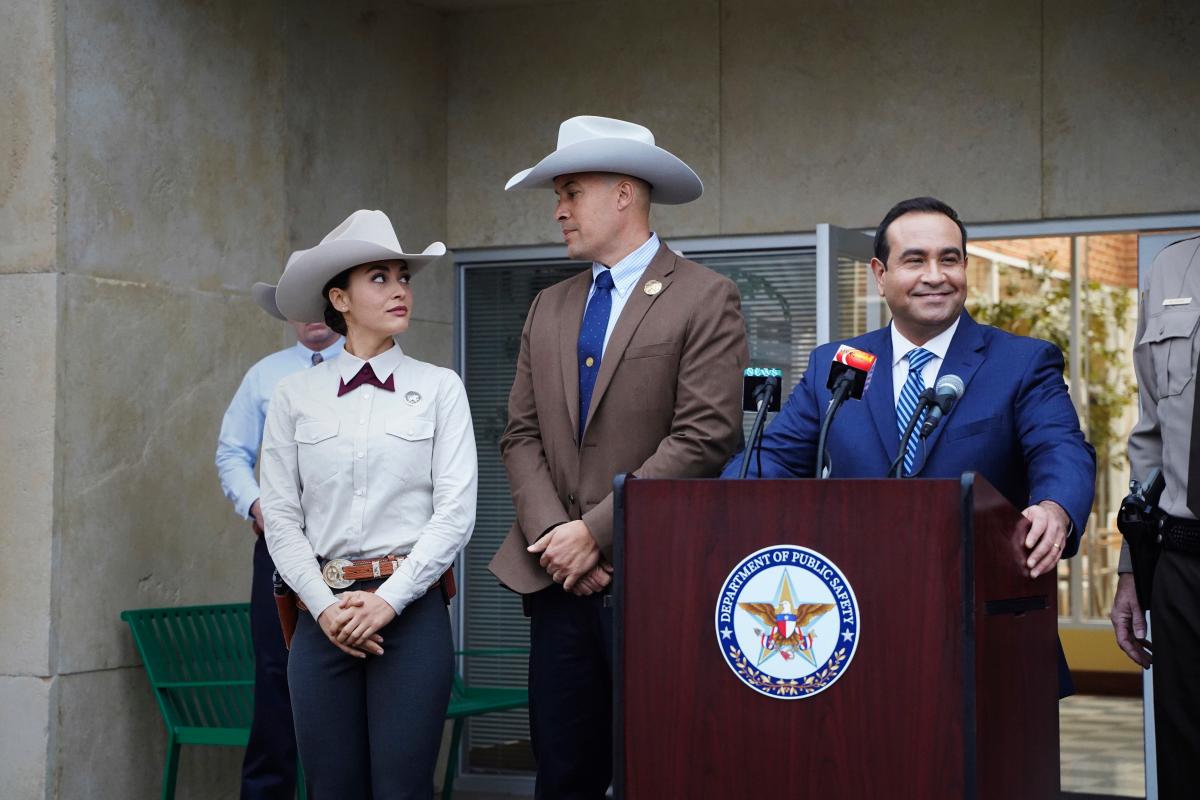 PHOTO] 'Walker': Jared Padalecki in Texas Ranger Uniform for CW