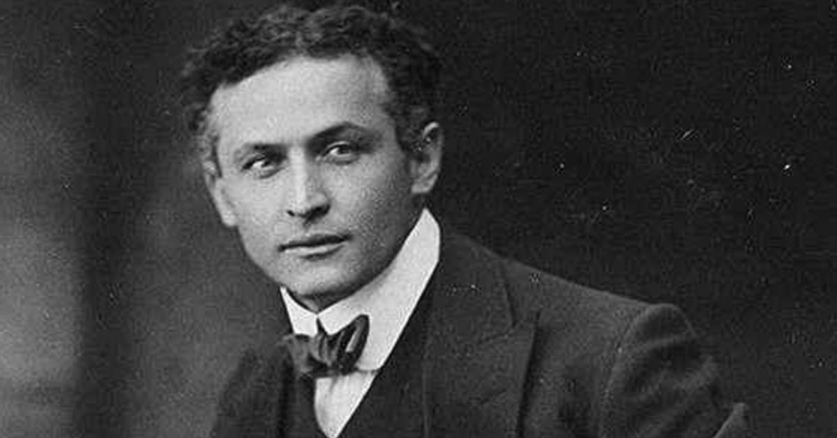 Harry Houdini is one of the famous people who died on Halloween.