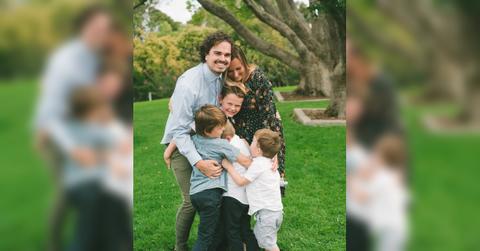 featured dad reading tweet