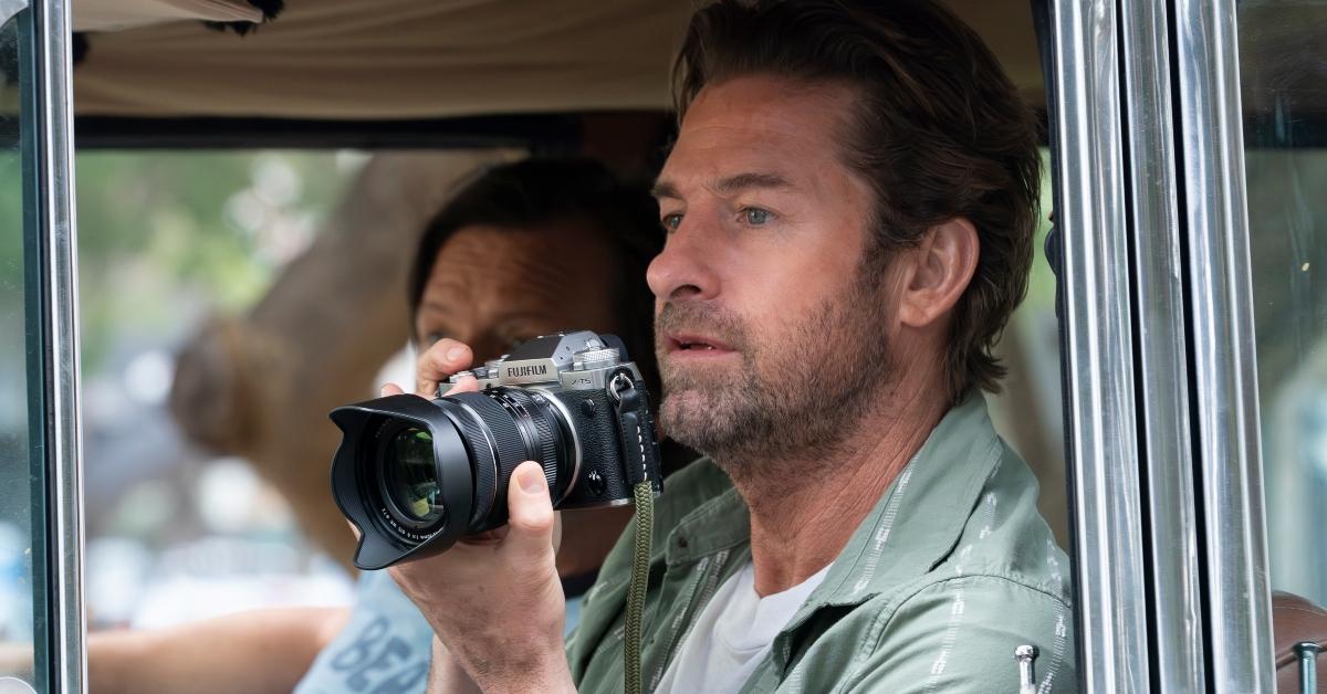 R.J. investigates a case on R.J. Decker.