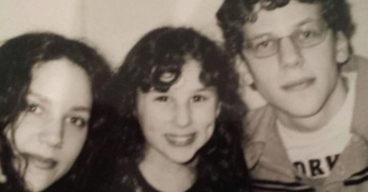 jesse eisenberg with sisters hallie eisenberg and kerry vera lea (or kerri eisenberg)