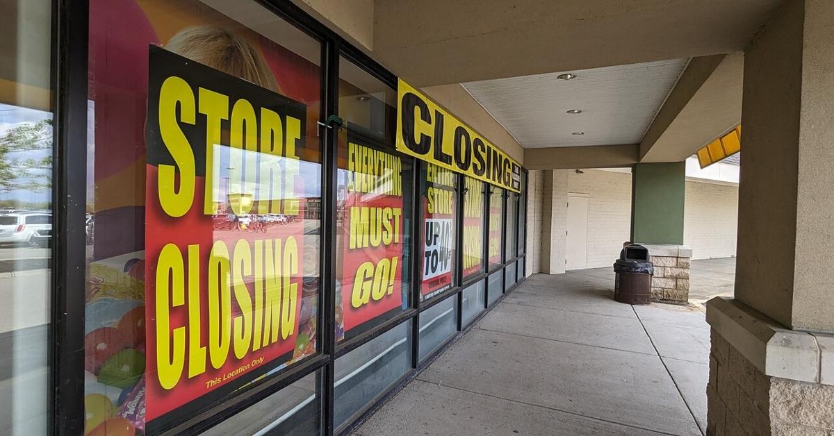 Party City with store 'closing’ sign