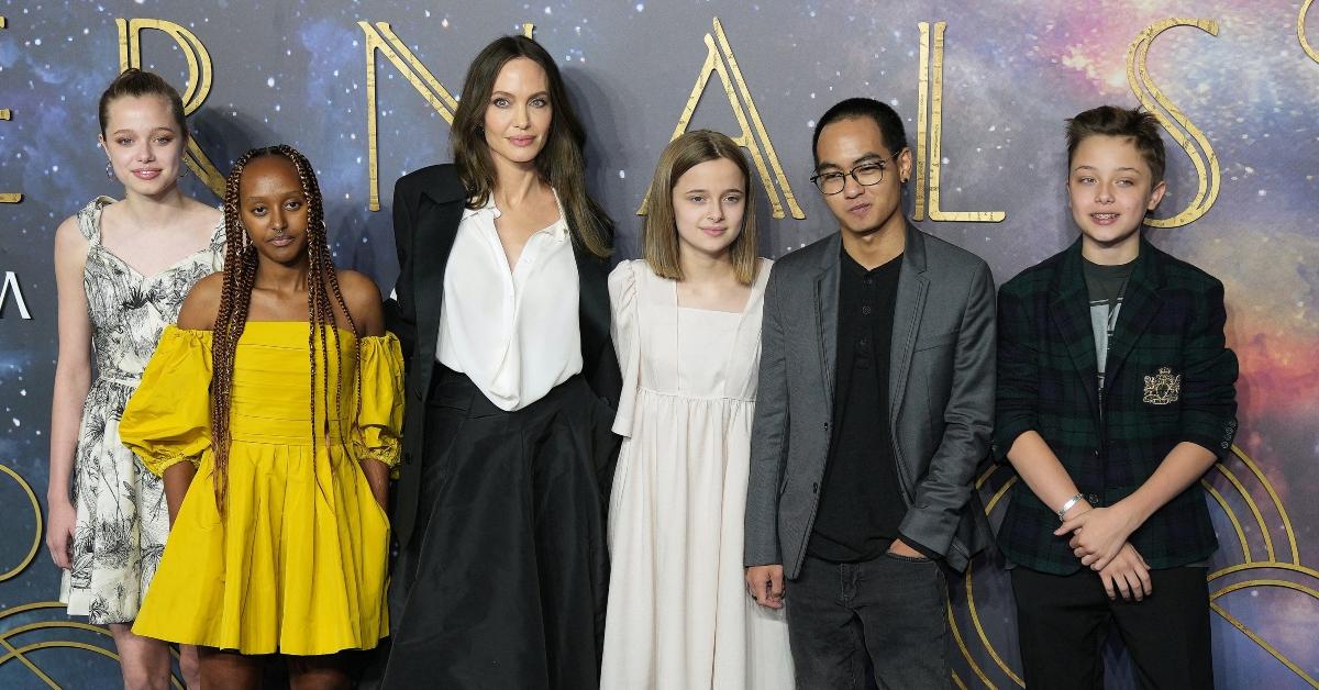Angelina Jolie and her five kids; Shiloh, Zahara, Vivienne, Pax,Thien and Knox