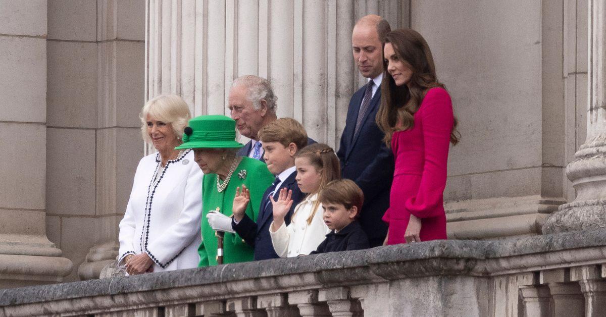 King Charles and his family on balcony of Buckingham Palace in 2022 