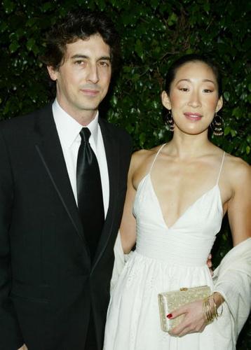 is sandra oh married        
        <figure class=