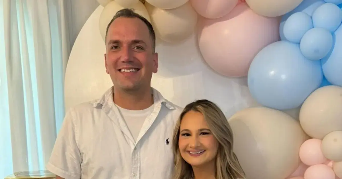 Ken Urker and Gypsy Rose Blanchard at their gender reveal party