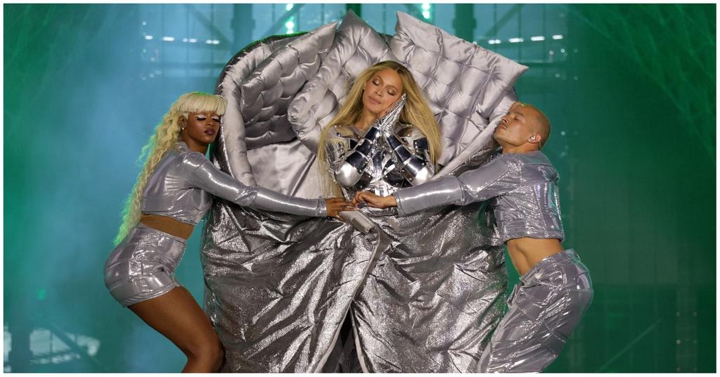 Unpacking Beyoncé’s Handwritten Letters to Fans and Celebs