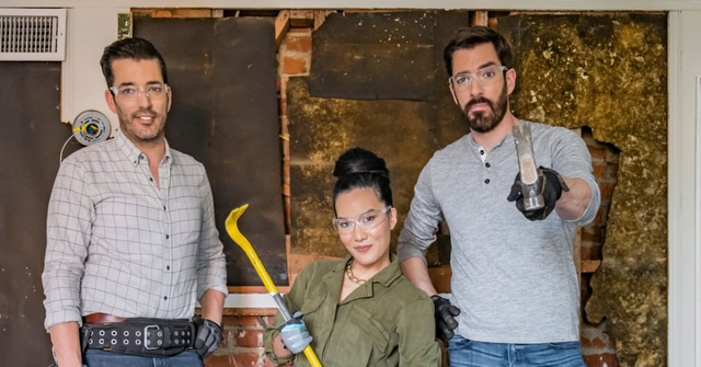 Jonathan and Drew Scott with Ali Wong for 'Celebrity IOU'