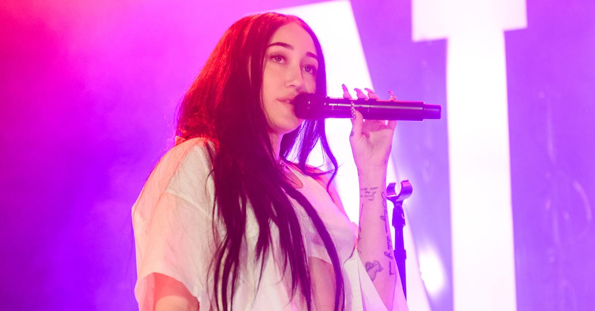 Noah Cyrus singing