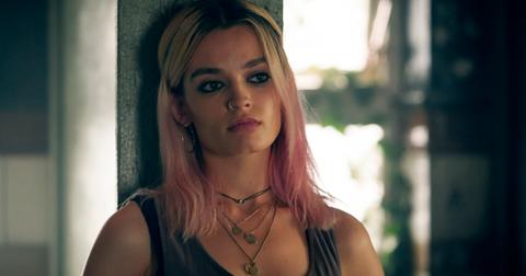is-emma-mackey-related-to-margot-robbie-1-1580232947204.jpg