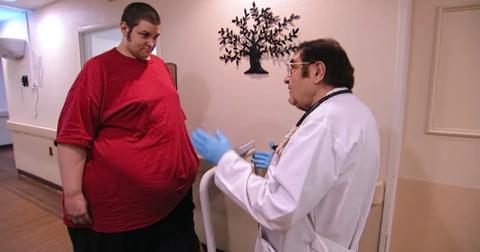 J.T. meets with Dr. Now in a red shirt on 'My 600-lb Life'