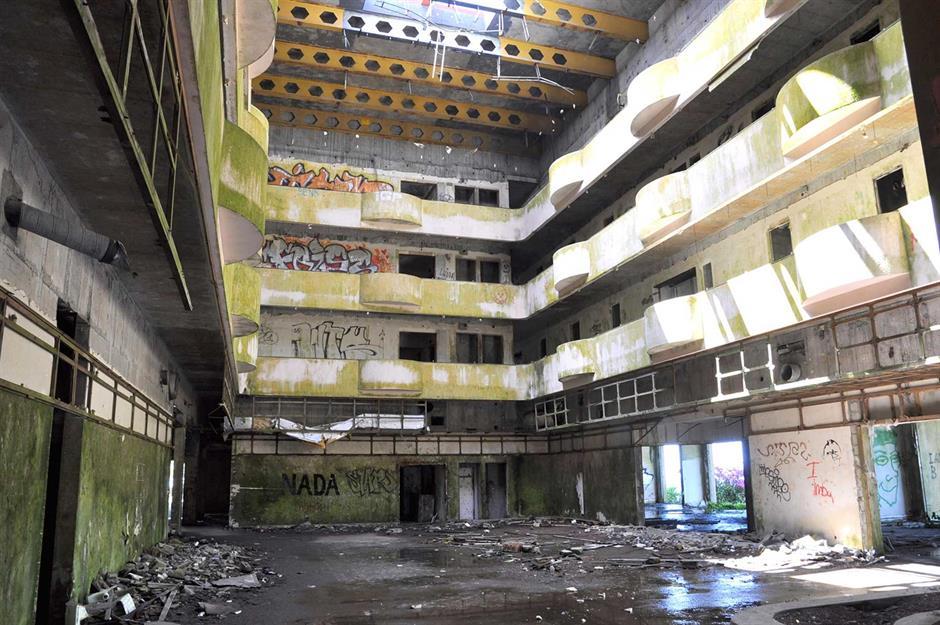 18 Abandoned Hotels You Definitely Wont Want To Stay The Night At 1523