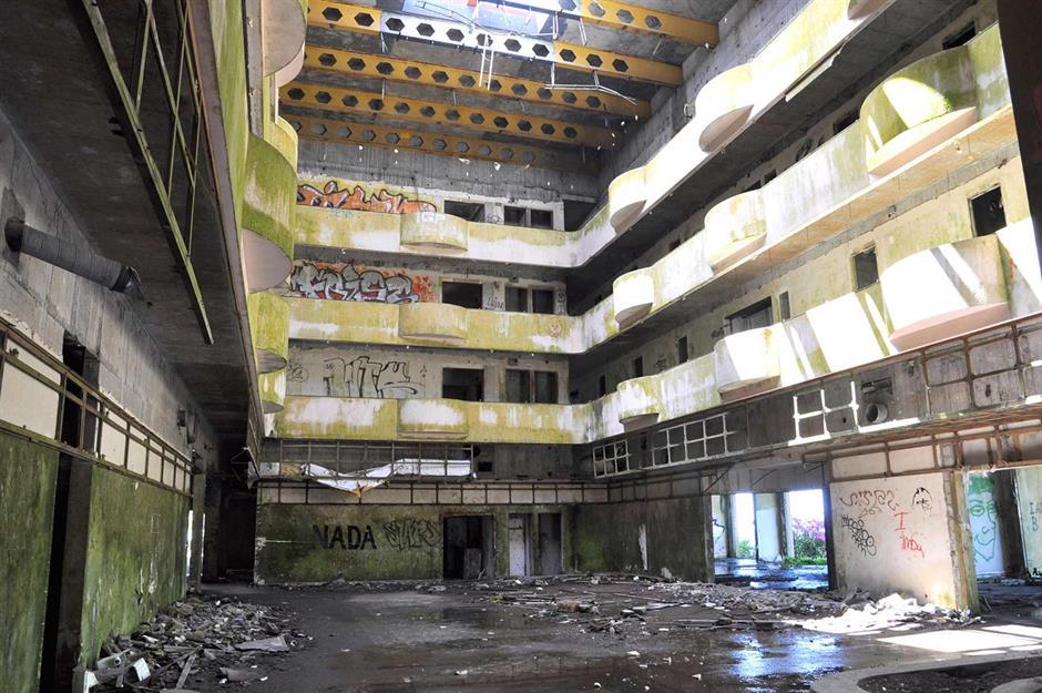 18 Abandoned Hotels You Definitely Wont Want To Stay The Night At 6043