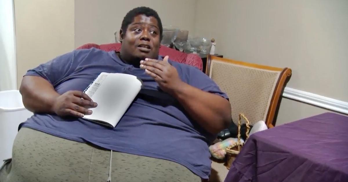 Ontreon Shannon sitting his living room on 'My 600-lb Life'.