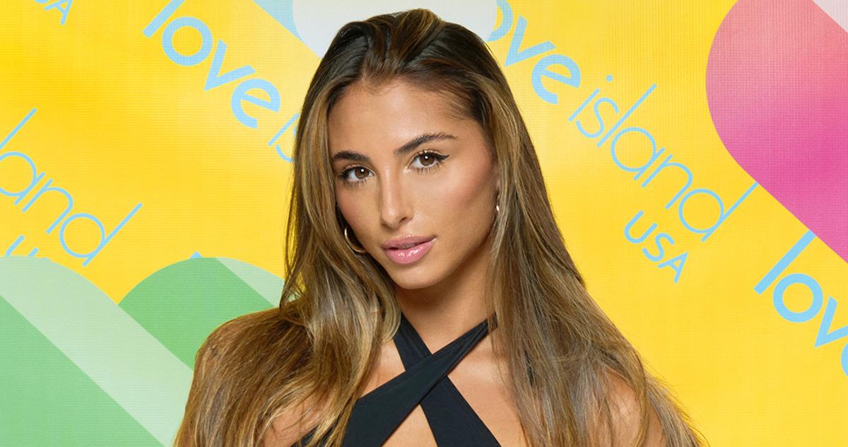 Who Is Phoebe Siegel From Love Island Usa Details On Her Job 