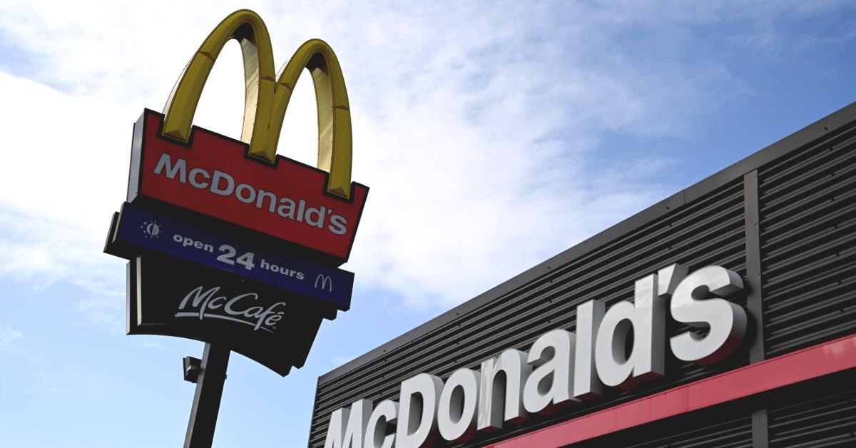 McDonald's worker rage-quits with sign at drive-thru