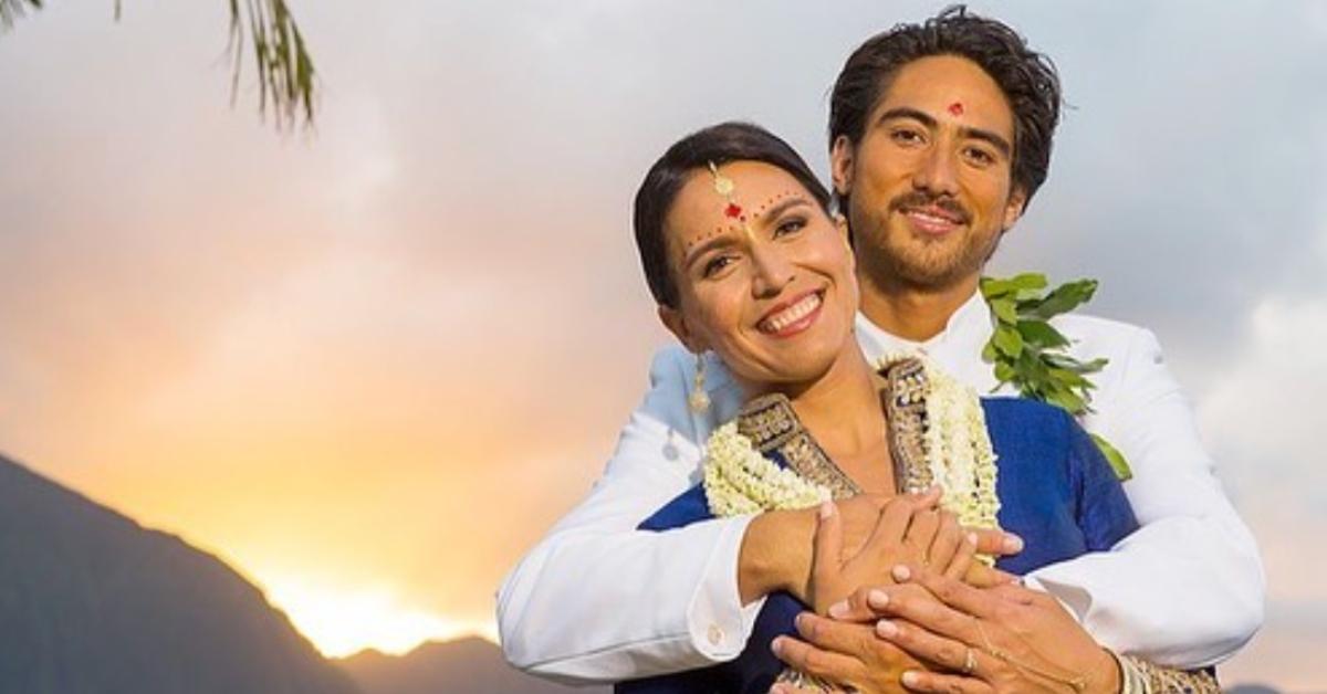 Tulsi Gabbard (L) and her husband