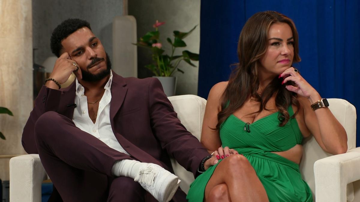 Jamal and Veronica sit together on a couch during the Season 3 90 Day: The Single Life tell-all