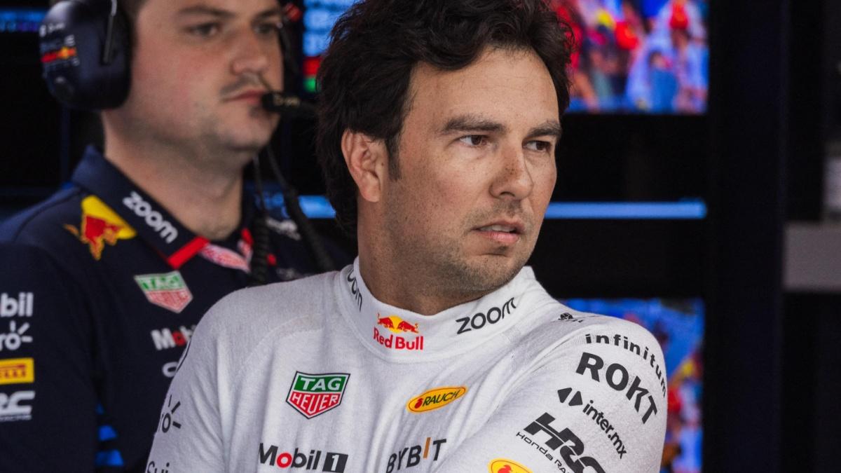 Sergio Pérez competes in the 2024 F1.