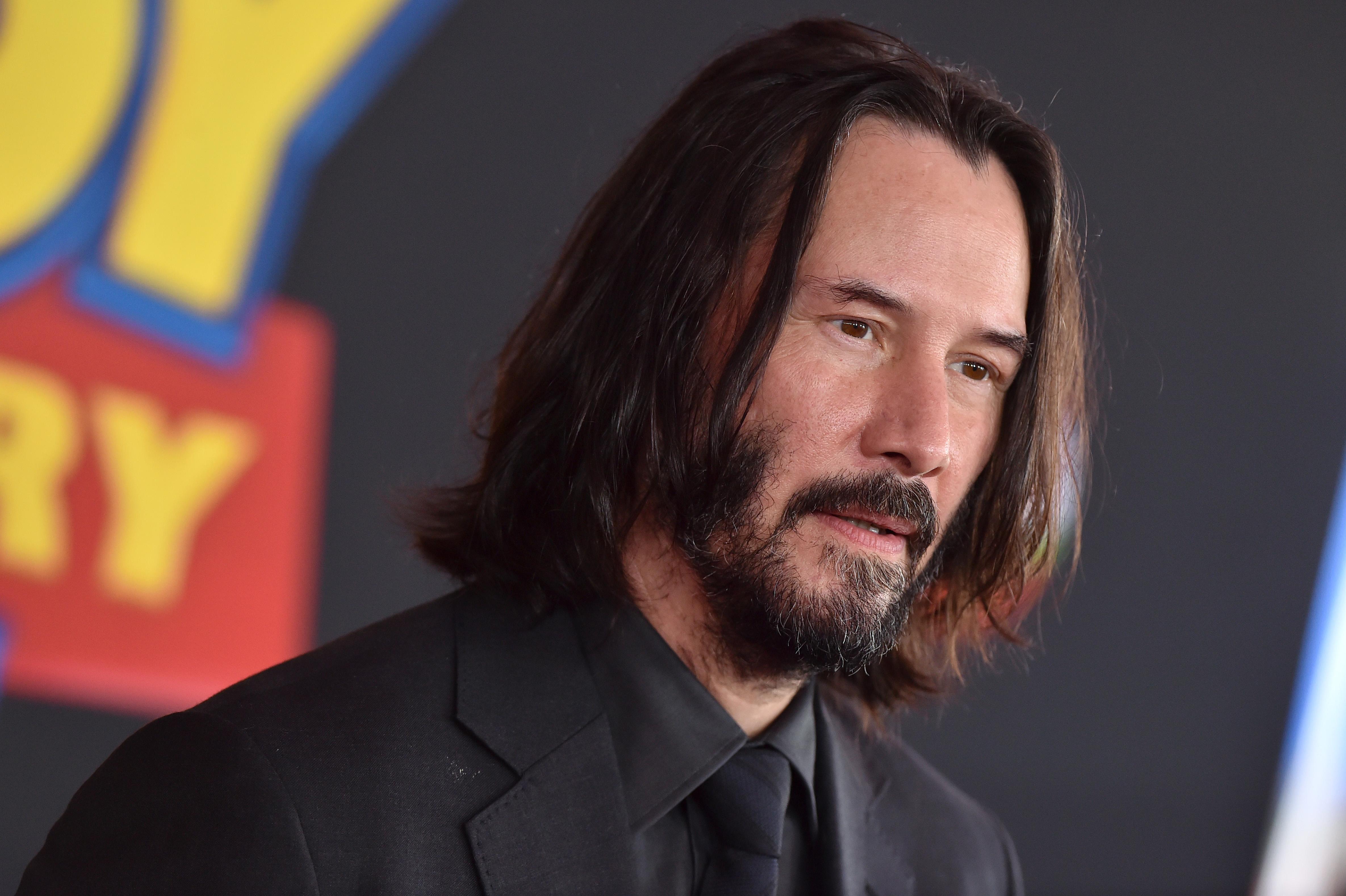 does keanu reeves do his own stunts