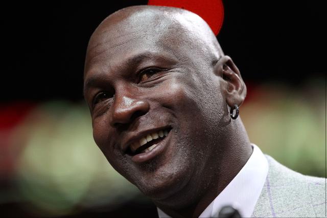 Why Are Michael Jordan’s Eyes Yellow? The Basketball Legend Won’t Say