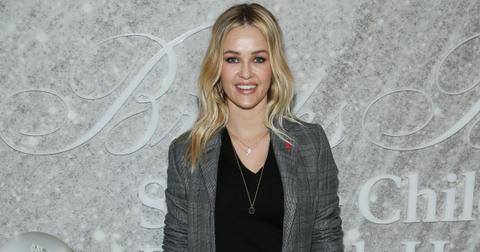 ambyr-childers-you-netflix-1577379544326.jpg